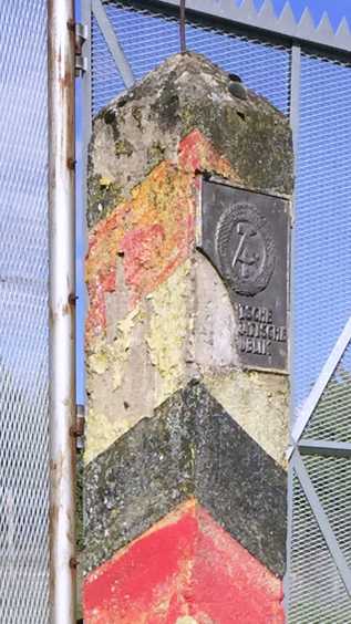 DDR Grenzsaeule Moedlareuth