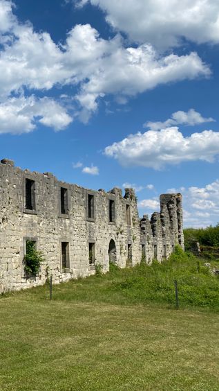 Aufgang zur Bergkirche St. Marien zu den 14 Nothelfern auf dem Basaltkegel Parkstein
